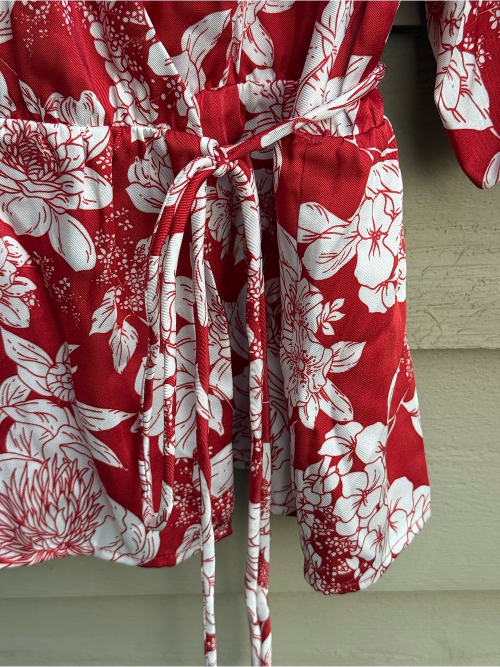 "'Rebecca Minkoff wrap blouse red w/white floral pattern size L NWT - Picture 6 of 8